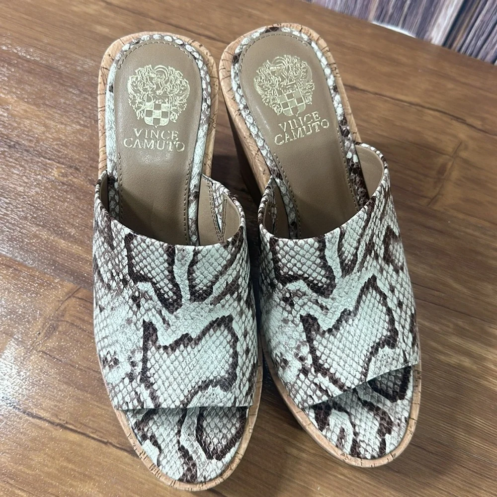 Vince Camuto used very